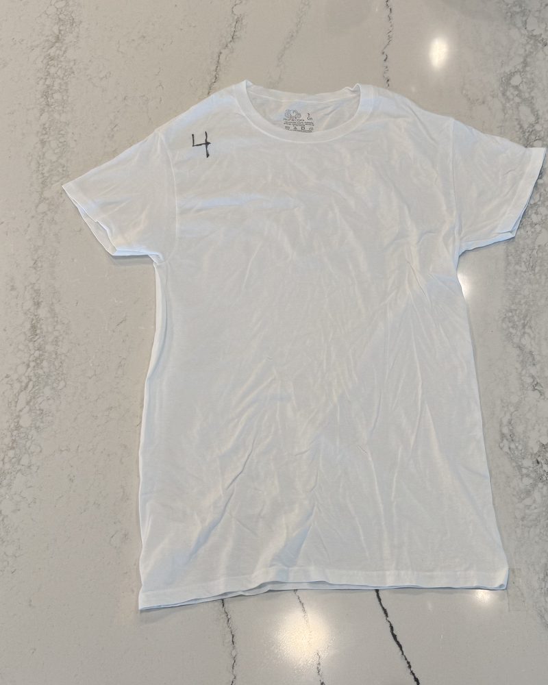 Same white t-shirt completely clean after washing with HeySunday sheets